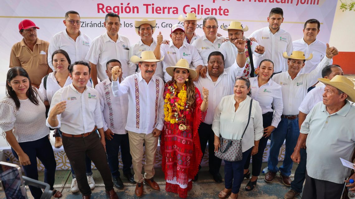 La gobernadora Evelyn Salgado continúa entregando apoyos a damnificados por John para Zirándaro y municipios de la Tierra Caliente La gobernadora Evelyn Salgado continúa entregando apoyos a damnificados por John para Zirándaro y municipios de la Tierra Caliente