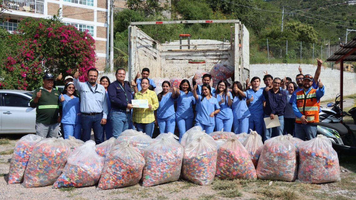 Dona Minera Media Luna 841 kilos de tapitas en apoyo a niños y adolescentes con cáncer Dona Minera Media Luna 841 kilos de tapitas en apoyo a niños y adolescentes con cáncer