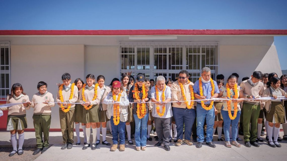 ¡Año de las obras, una realidad en Chilpancingo !Entrega Evelyn Salgado aulas por 2 MDP de inversión en Telesecundaria de la colonia Nuevo Mirador ¡Año de las obras, una realidad en Chilpancingo !Entrega Evelyn Salgado aulas por 2 MDP de inversión en Telesecundaria de la colonia Nuevo Mirador
