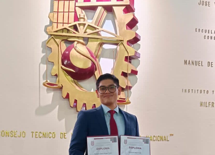 Chilpancinguense gana premio a la mejor tesis del año en el IPN Chilpancinguense gana premio a la mejor tesis del año en el IPN