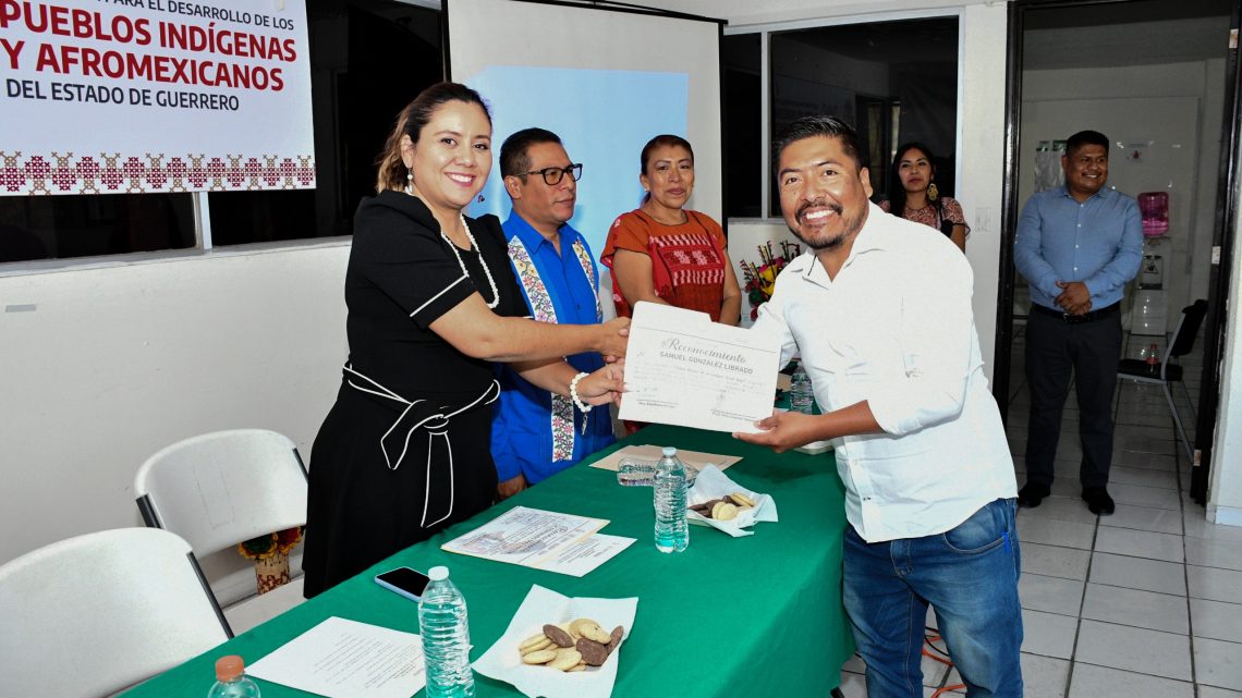 La SEDEPIA concluyó el taller de lengua Tu’un Savi para sensibilizar al personal sobre la diversidad lingüística La SEDEPIA concluyó el taller de lengua Tu’un Savi para sensibilizar al personal sobre la diversidad lingüística