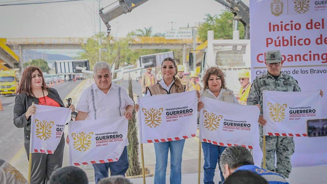 Evelyn Salgado pone en marcha la iluminación con alumbrado solar en Boulevard Chilpancingo-Petaquillas Evelyn Salgado pone en marcha la iluminación con alumbrado solar en Boulevard Chilpancingo-Petaquillas