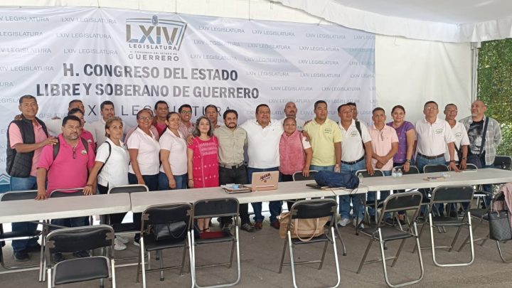 Atiende Jacko Badillo demandas del sector educativo de Guerrero