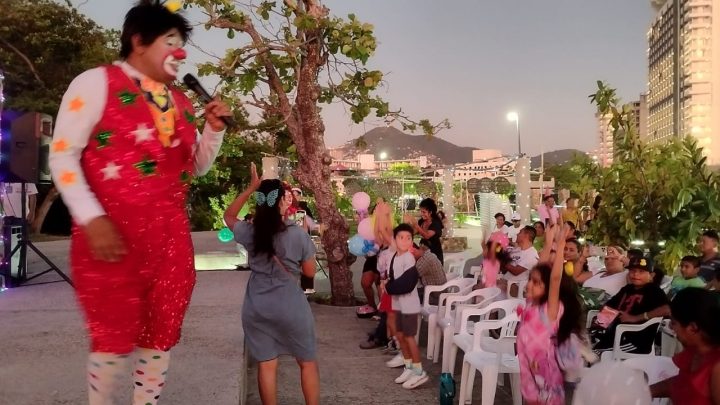 Alternativas de diversión se ofrecen en la Villa Navideña del Parque Papagayo en Acapulco