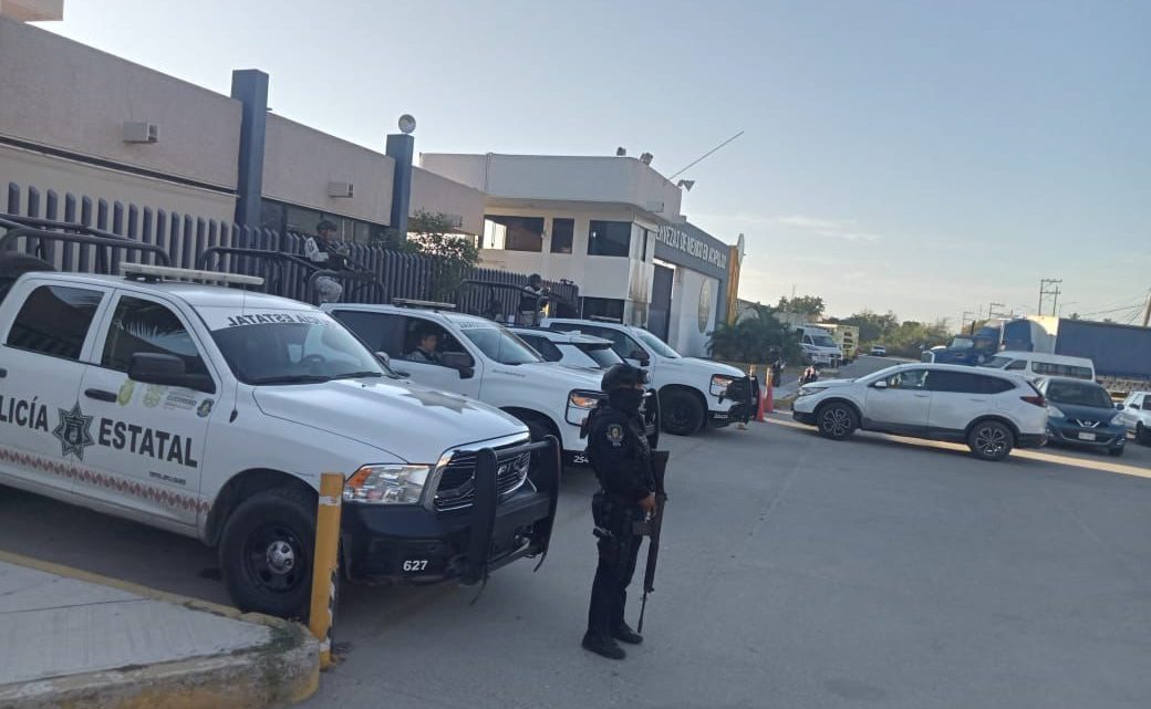 Gobierno de Guerrero refuerza seguridad y acompañamiento; empresas reanudan operaciones en Acapulco Gobierno de Guerrero refuerza seguridad y acompañamiento; empresas reanudan operaciones en Acapulco