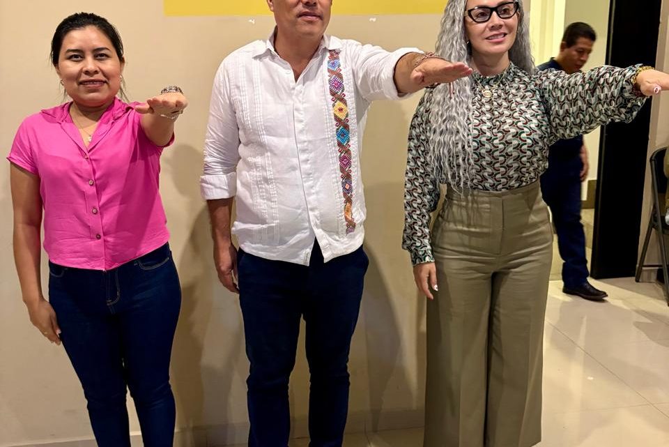 Toma protesta Evodio Velázquez como nuevo dirigente estatal del PRD Guerrero Toma protesta Evodio Velázquez como nuevo dirigente estatal del PRD Guerrero