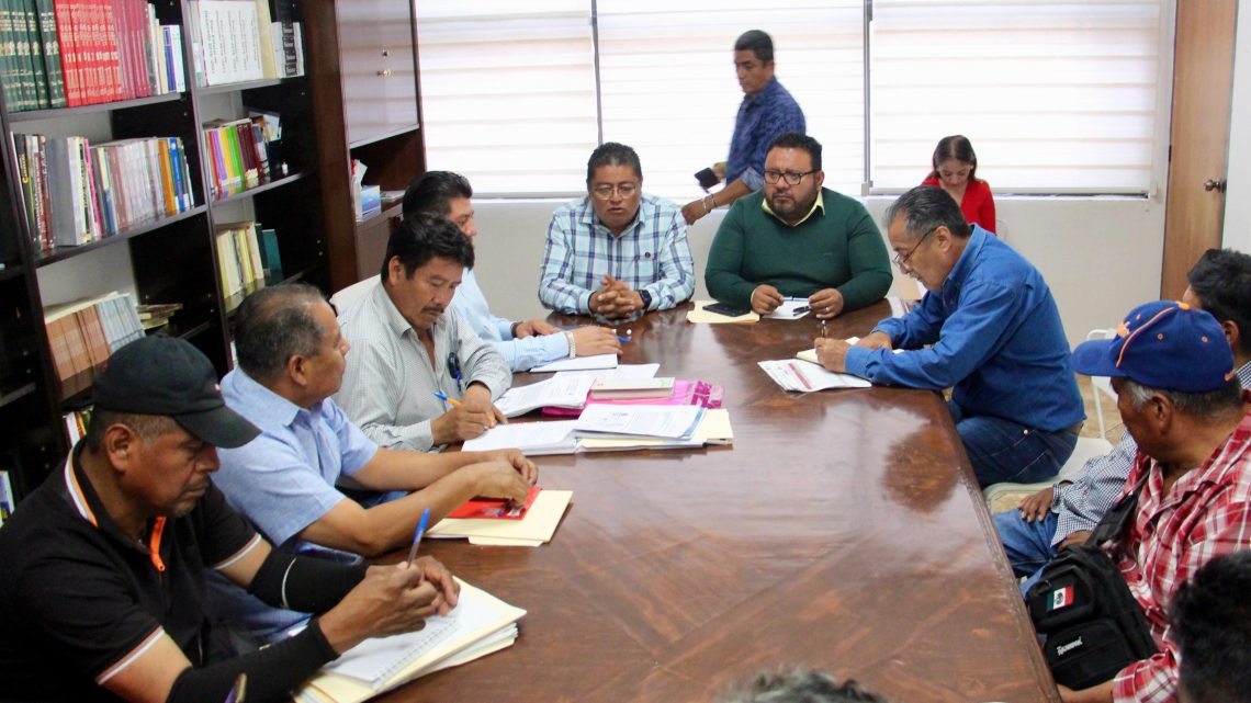 El subsecretario de Desarrollo Político, Francisco Rodríguez atiende peticiones de habitantes de la Montaña El subsecretario de Desarrollo Político, Francisco Rodríguez atiende peticiones de habitantes de la Montaña