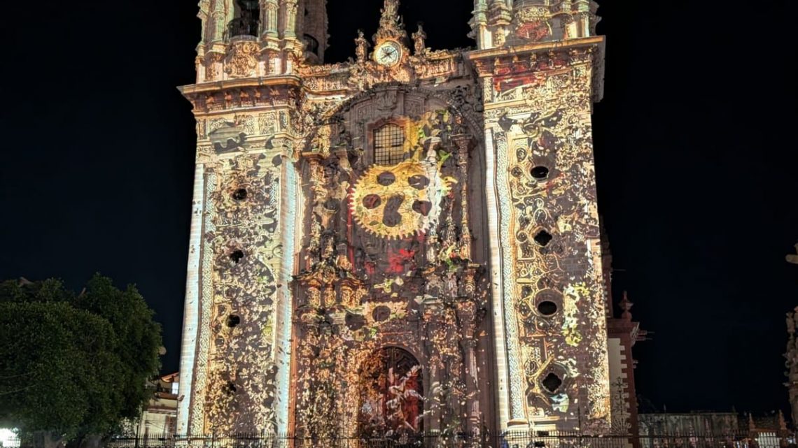 Se promueve el turismo en Taxco con la Proyección del Video Mapping, un atractivo especial para turistas y visitantes Se promueve el turismo en Taxco con la Proyección del Video Mapping, un atractivo especial para turistas y visitantes
