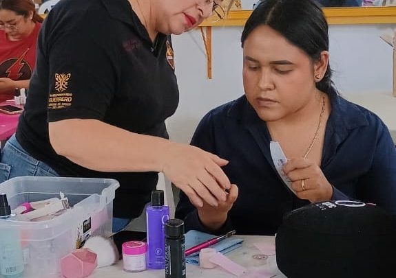 Icategro oferta cursos de capacitación en diversos oficios en Teloloapan