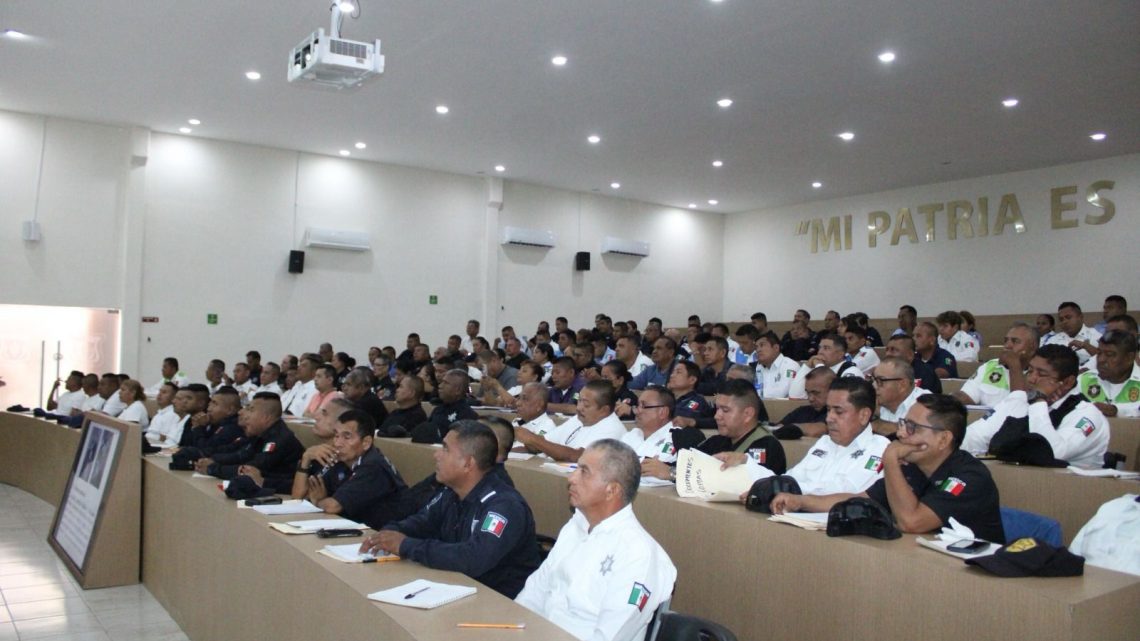 Concluye primera etapa de capacitación impulsada por la SSP Guerrero para policías municipales de 67 municipios Concluye primera etapa de capacitación impulsada por la SSP Guerrero para policías municipales de 67 municipios