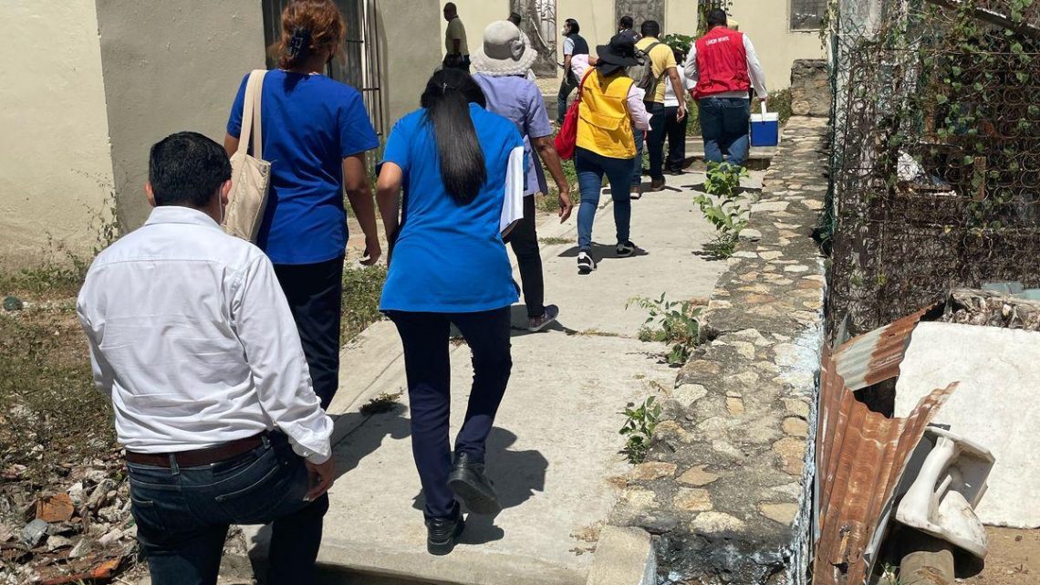 Implementa Secretaría de Salud Guerrero (SSG), un cerco epidemiológico y aplicación de vacunas ante casos de tosferina en la colonia Coloso de Acapulco Implementa Secretaría de Salud Guerrero (SSG), un cerco epidemiológico y aplicación de vacunas ante casos de tosferina en la colonia Coloso de Acapulco