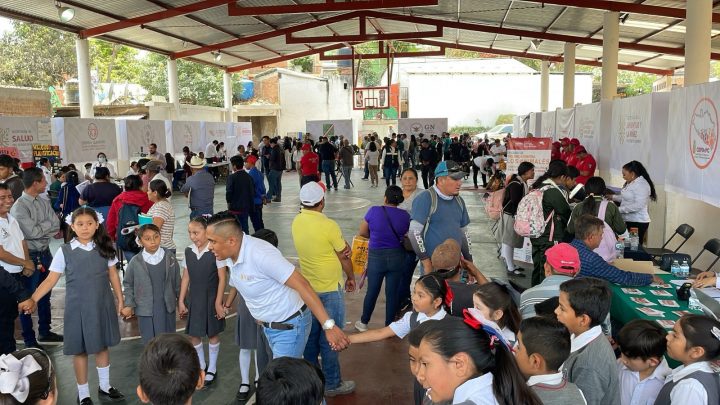 Feria de los Servicios Integrales llega a la región sierra en el municipio de Heliodoro Castillo con atención directa a la población