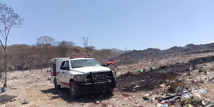 Controlado al 50 por ciento incendio en el relleno sanitario de Iguala: SGIRPCGRO