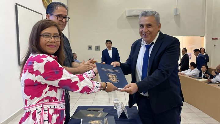 Se gradúan de la Unipol 47 nuevos profesionistas en distintas licenciaturas: SSPGro