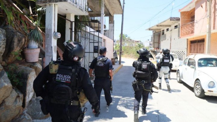 Refuerza gobierno del estado operativo interinstitucional para la prevención del delito en La Mira, Acapulco