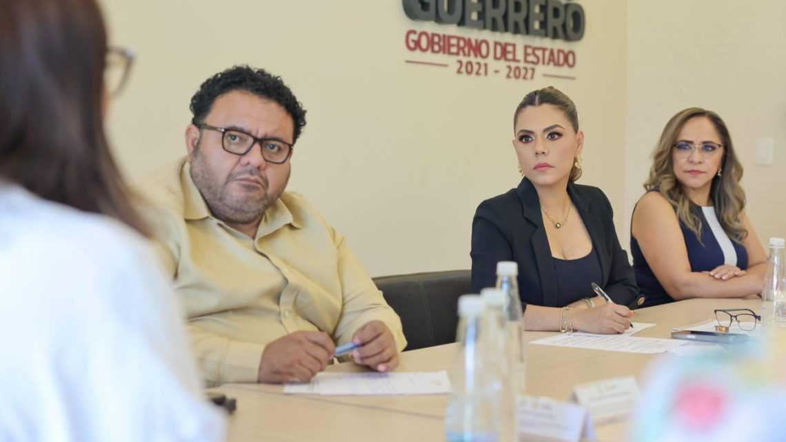 Evelyn Salgado abraza la lucha de los colectivos de búsqueda con sensibilidad y compromiso Evelyn Salgado abraza la lucha de los colectivos de búsqueda con sensibilidad y compromiso