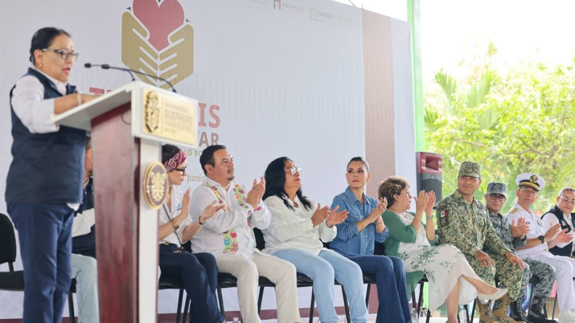 La gobernadora Evelyn Salgado y la secretaria de Gobernación, Rosa Icela Rodríguez dan banderazo a la entrega de apoyos del Tianguis del Bienestar La gobernadora Evelyn Salgado y la secretaria de Gobernación, Rosa Icela Rodríguez dan banderazo a la entrega de apoyos del Tianguis del Bienestar