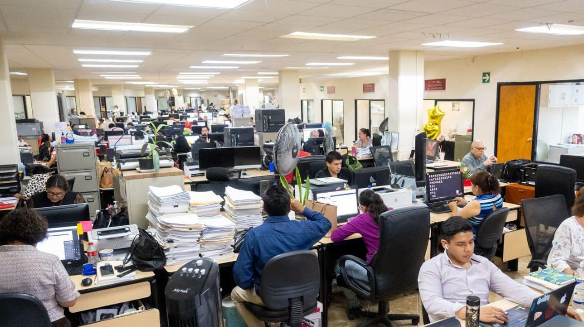 Anuncia Evelyn Salgado aumento salarial para trabajadores del Gobierno del Estado Anuncia Evelyn Salgado aumento salarial para trabajadores del Gobierno del Estado