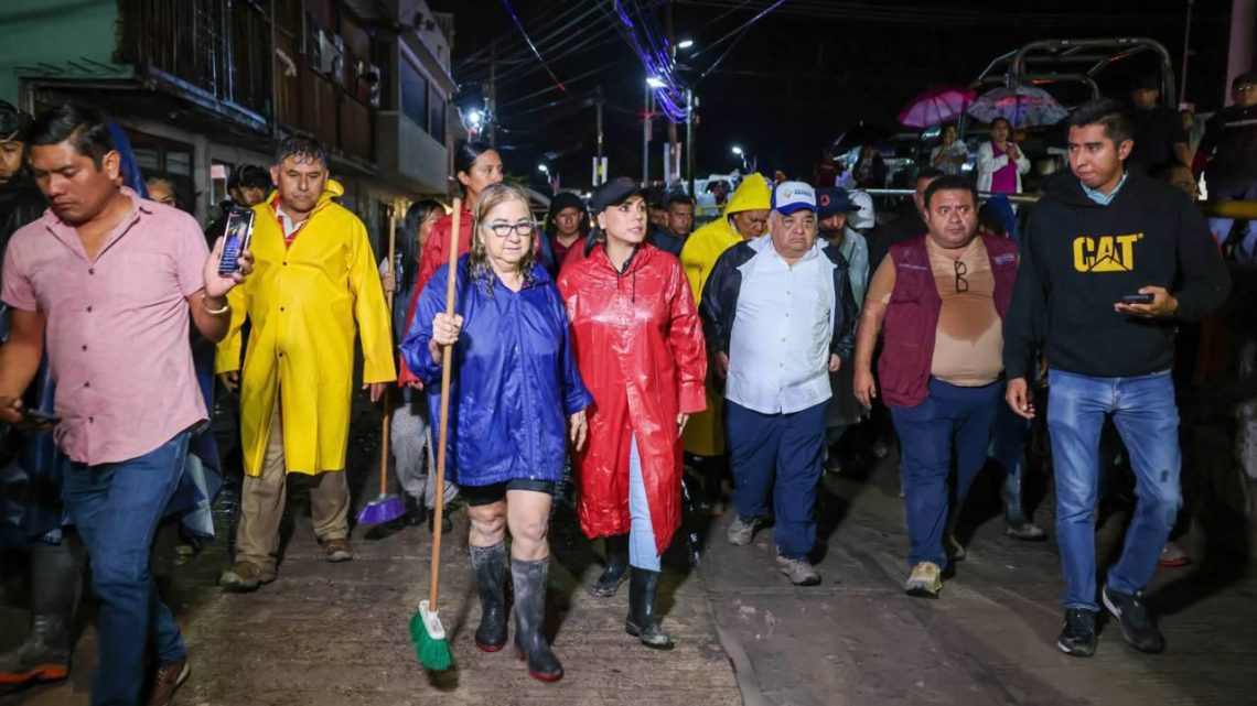 Evelyn Salgado atiende la contingencia por inundación en la colonia Galeana de Chilpancingo Evelyn Salgado atiende la contingencia por inundación en la colonia Galeana de Chilpancingo