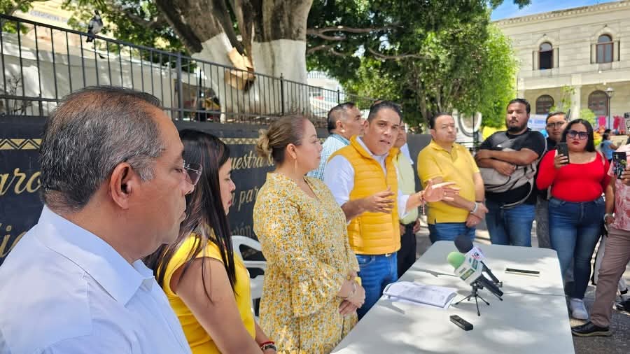 No damos un cheque en blanco, pero esperamos que las nuevas estrategias del Gobierno Federal funcionen: PRD Guerrero No damos un cheque en blanco, pero esperamos que las nuevas estrategias del Gobierno Federal funcionen: PRD Guerrero
