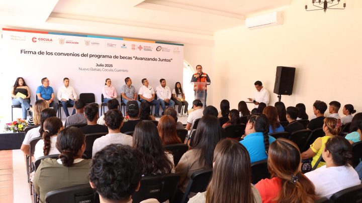 Minera Media Luna amplía programa de becas y ratifica compromiso con la educación en Guerrero