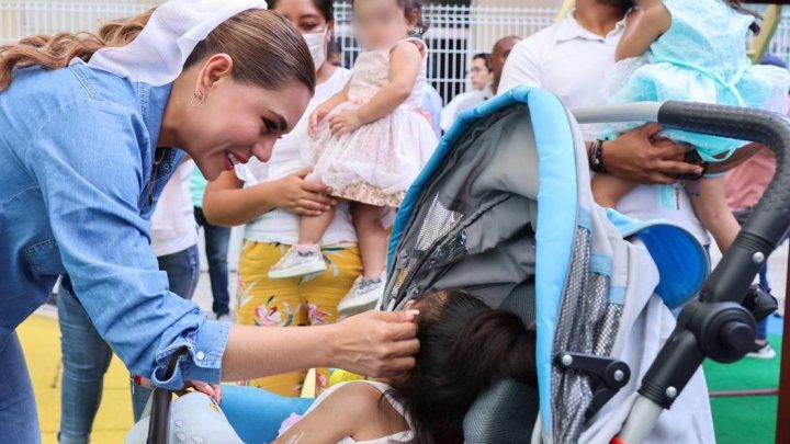Evelyn y Liz Salgado comparten alegría con niñas y niños de la Casa Hogar del DIF Guerrero