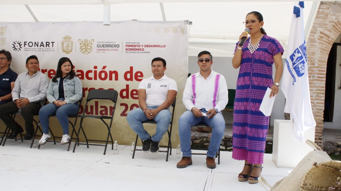 Premian a 24 artesanos de Chilapa en el Décimo Primer Concurso Artesanal de Tejido y Torcido de Palma, Hoja de Maíz, Carrizo y Textiles