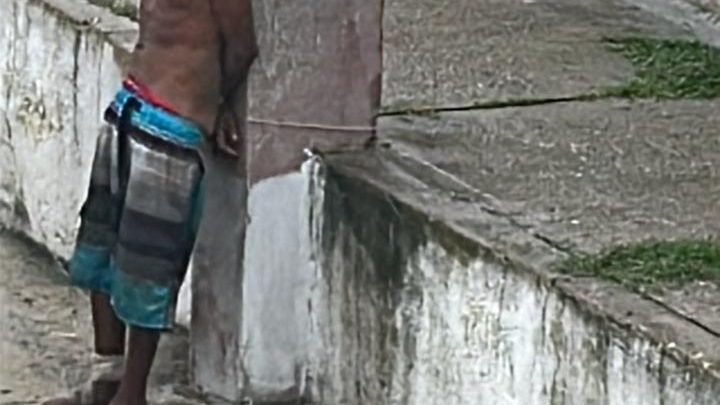 Por ratero lo amarran a un poste en el Infonavit