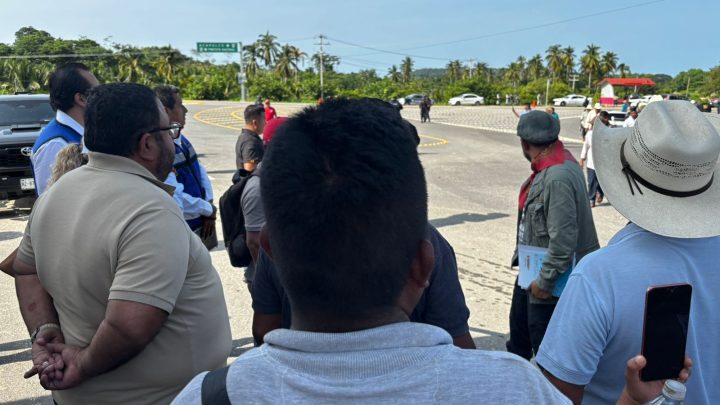 Gobierno del estado de Guerrero atiende peticiones de comisarios en la Costa Chica