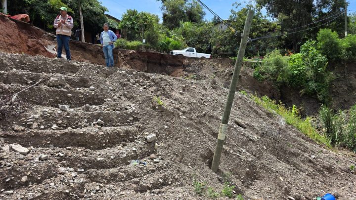 Gobierno del Estado atiende afectación por lluvias en tramo carretero de José Joaquín de Herrera