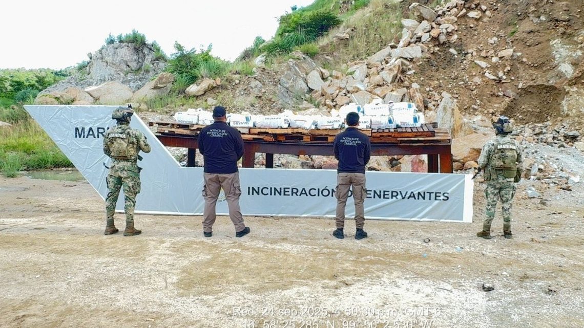 Marina y FGR incineran más de 900 kilos de cocaína asegurada en la mar