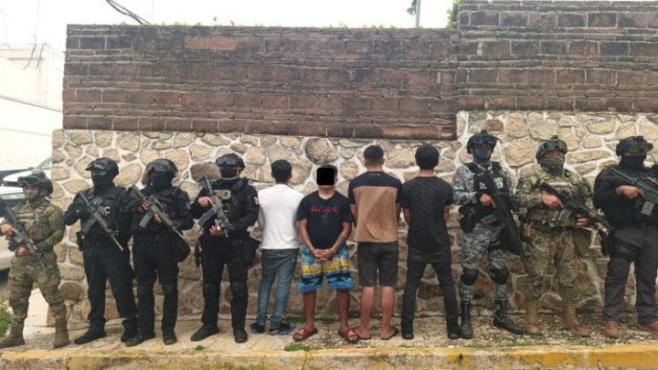 Marina durante operativo interinstitucional detiene a cuatro presuntos transgresores de la ley y asegura un arma de fuego, cartuchos y dosis de presuntos narcóticos