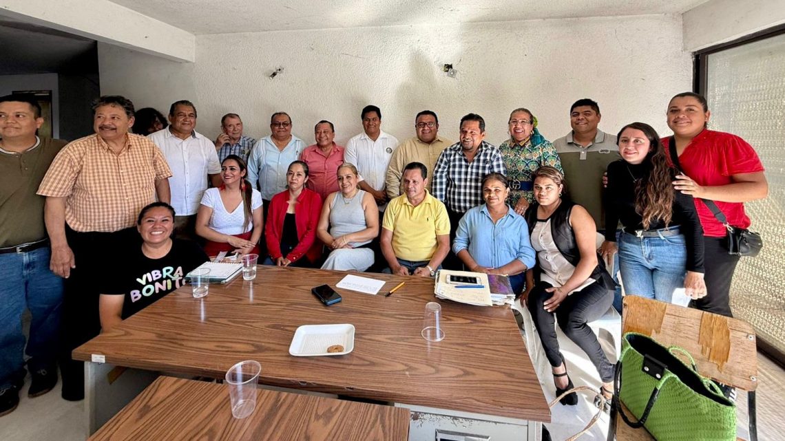 Escuchar a los docentes, el primer paso para transformar las escuelas: Francisco Rodríguez Cisneros