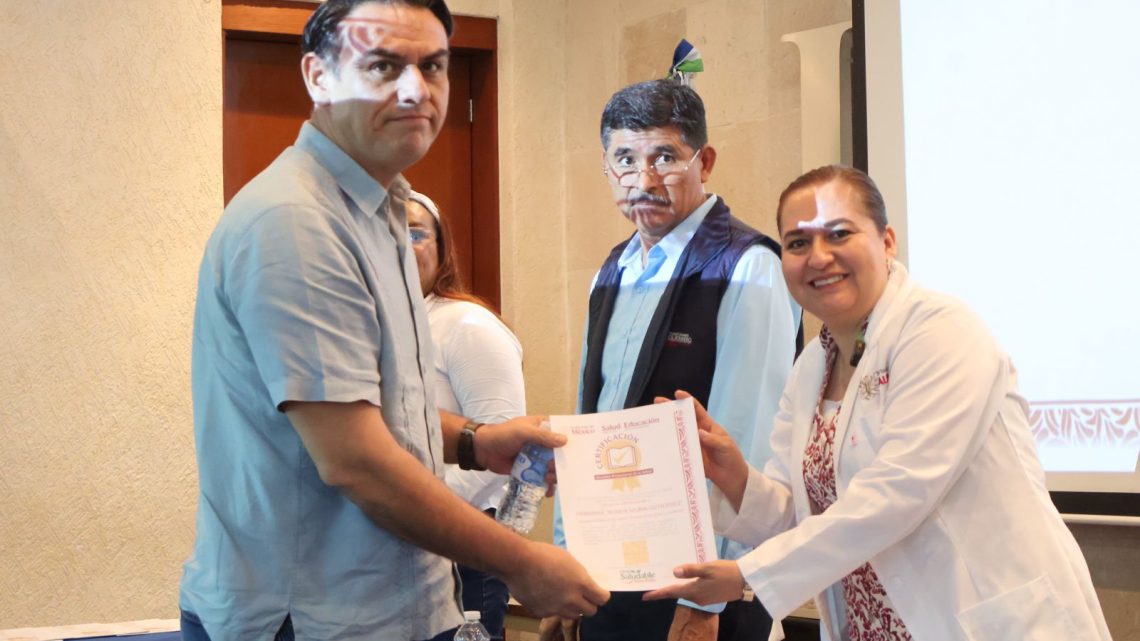 La Secretaría de Salud en coordinación con Educación entrega reconocimientos a escuelas Certificadas de la Región Acapulco-Coyuca como Promotoras de la Salud