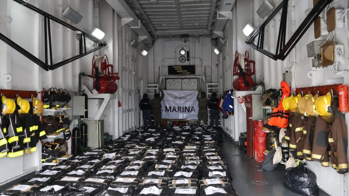 Caen toneladas de presunta cocaína en operativo México–EE.UU