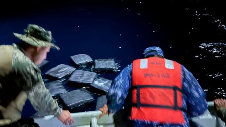 Aseguran más de 2 toneladas de cocaína frente a las costas de Acapulco; golpe al crimen organizado en mares mexicanos